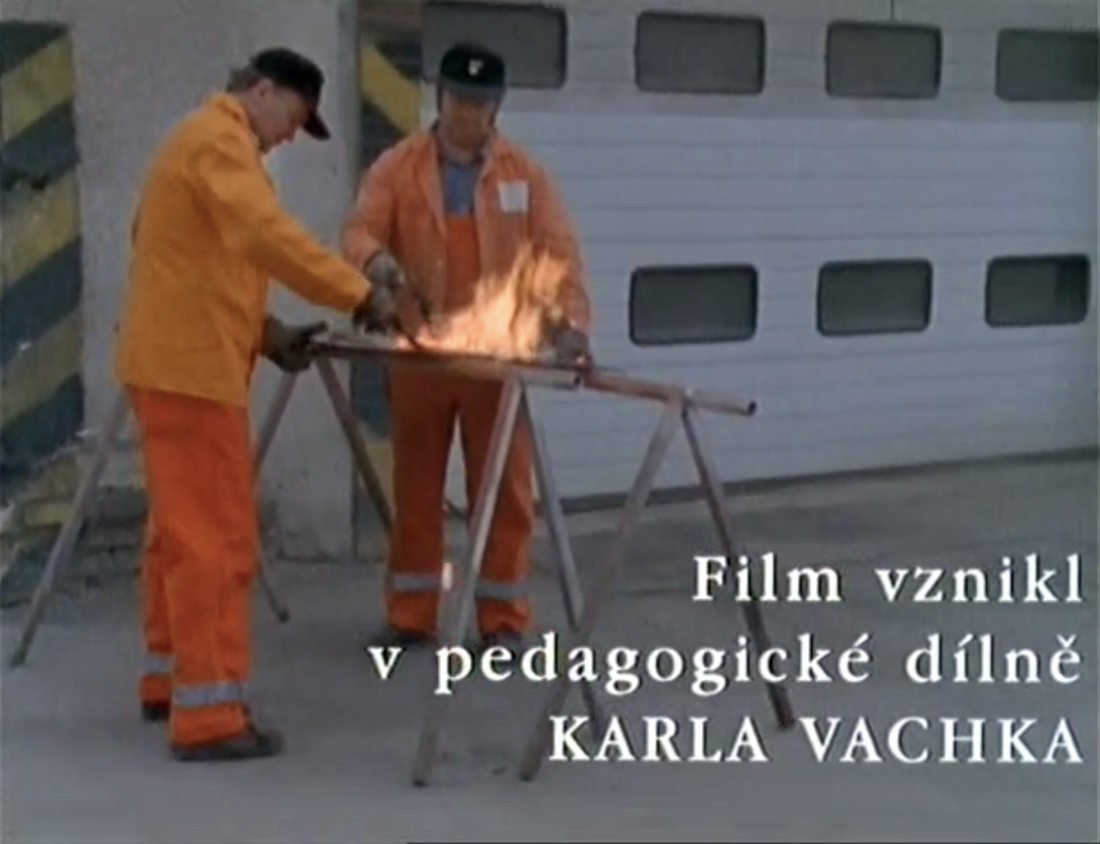 Nevtipnější reflexe Vachkova pedagogického působení je z absolventského filmu jeho žáka Jana Gogoly ml. <b><i>Nonstop</i></b> z roku 1998